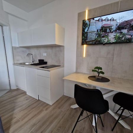 Elegance Dream Apartment 네움 외부 사진