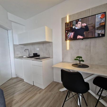 Elegance Dream Apartment 네움 외부 사진