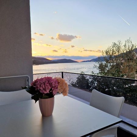 Elegance Dream Apartment 네움 외부 사진