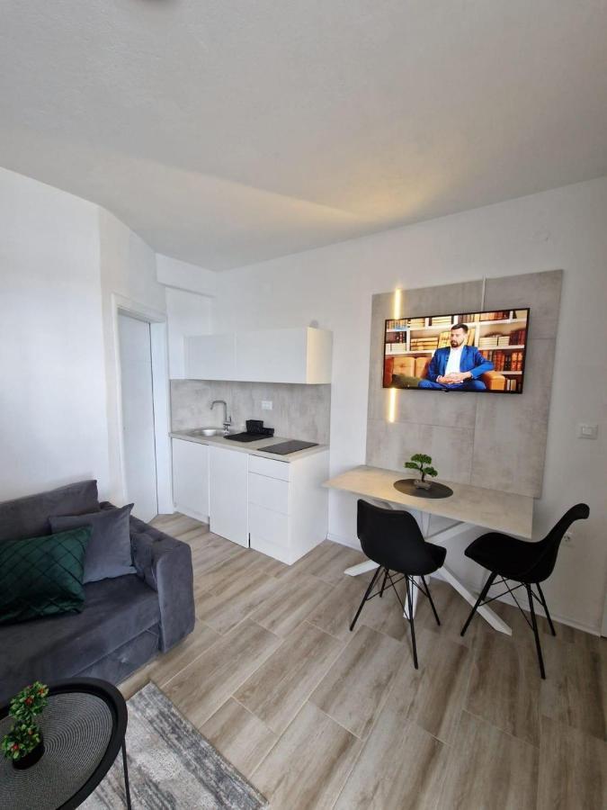 Elegance Dream Apartment 네움 외부 사진