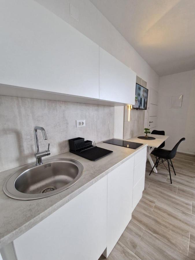 Elegance Dream Apartment 네움 외부 사진